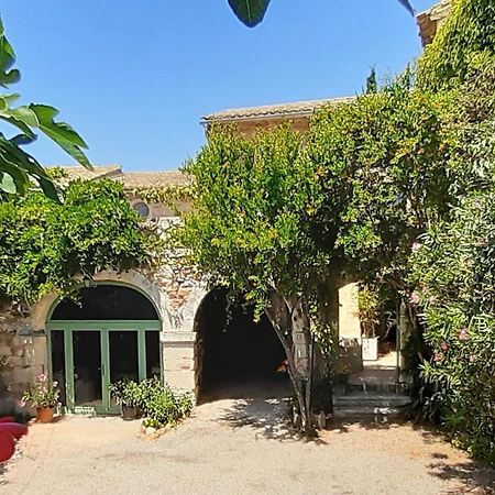 La Capelle-et-Masmolene Mas Luis Alvarez מראה חיצוני תמונה